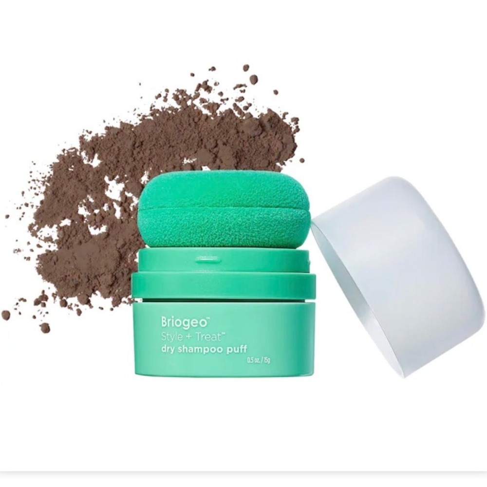 Briogeo Style + Treat Dry Shampoo Puff For All Hair Colors (0.5 Oz) Root Refresh